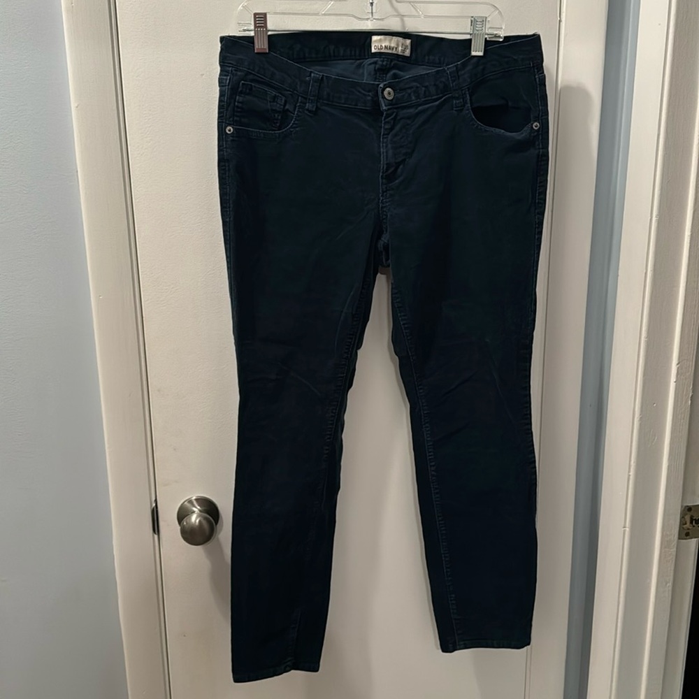 Old Navy Skinny Leg Corduroy Pants in Navy, Size 16.
